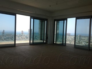 LUXURY Mini Penthouse , Doorman, Tel Aviv Center 